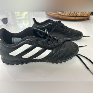 adidas Unisex Goletto VIII Turf Soccer Shoe size US Big Kids 3 (boys/girl).